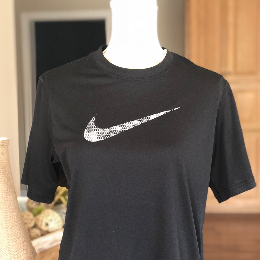 Nike Dri-Fit - Picture 2 of 4